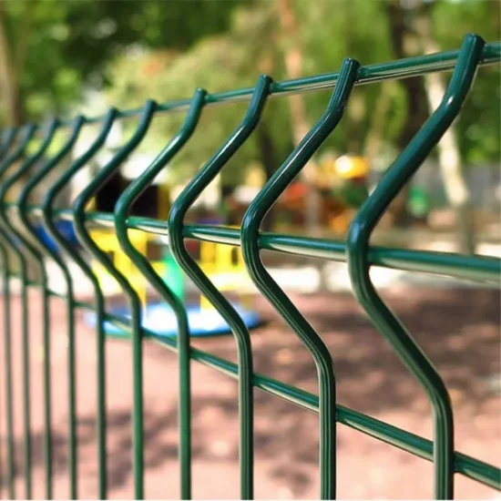O PVC revestiu a porta curvada 3D da cerca da cerca do jardim da cerca da rede de arame dos painéis de aço anti
